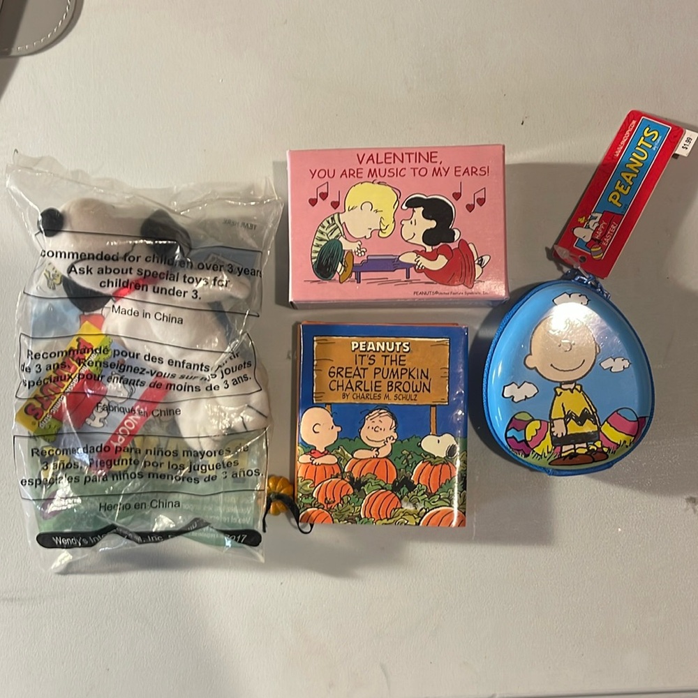 Charlie Brown peanut collection set